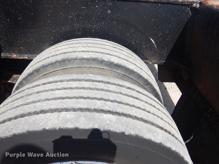 image for item GM9091 1981 Load Star oilfield trailer