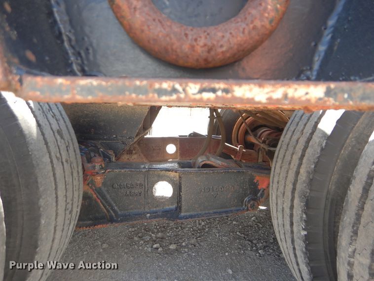 image for item GM9091 1981 Load Star oilfield trailer