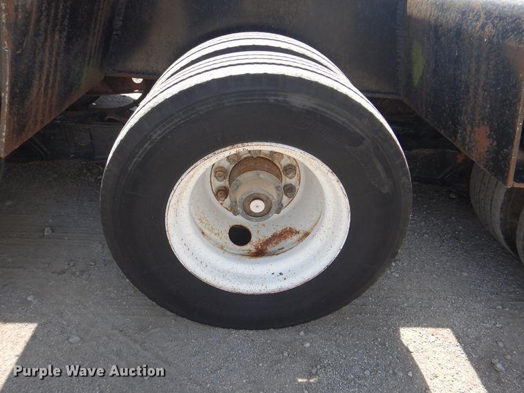 image for item GM9091 1981 Load Star oilfield trailer