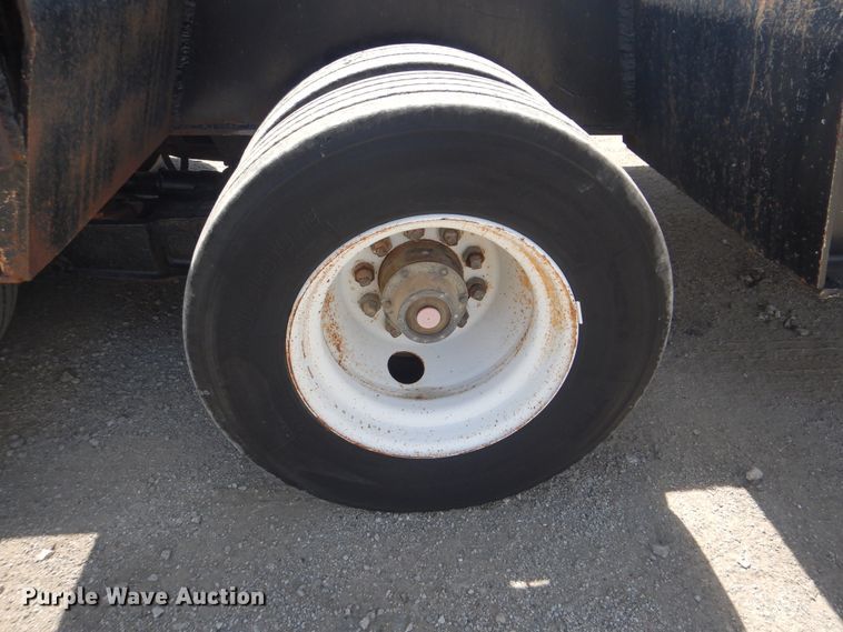 image for item GM9091 1981 Load Star oilfield trailer