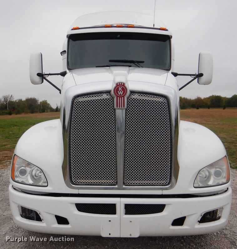 image for item GM9206 2012 Kenworth T660  semi truck
