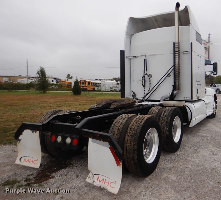 image for item GM9206 2012 Kenworth T660  semi truck