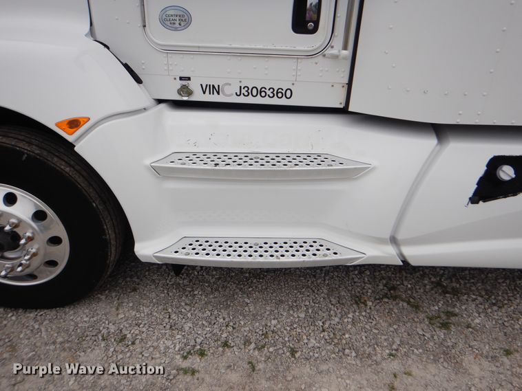 image for item GM9206 2012 Kenworth T660  semi truck