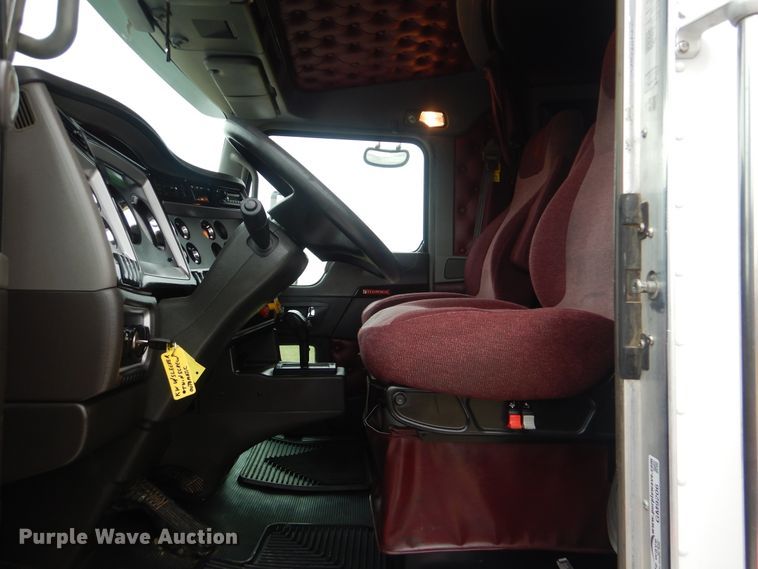 image for item GM9206 2012 Kenworth T660  semi truck