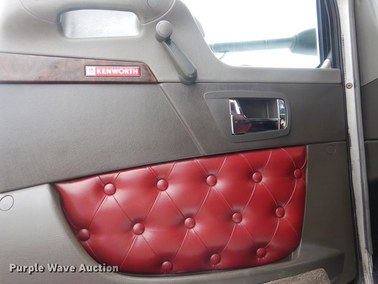 image for item GM9206 2012 Kenworth T660  semi truck