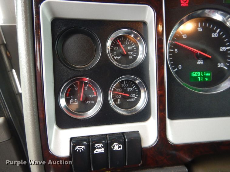 image for item GM9206 2012 Kenworth T660  semi truck