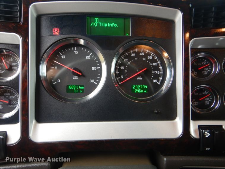 image for item GM9206 2012 Kenworth T660  semi truck