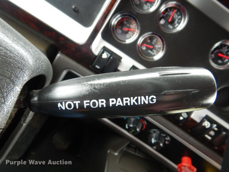 image for item GM9206 2012 Kenworth T660  semi truck