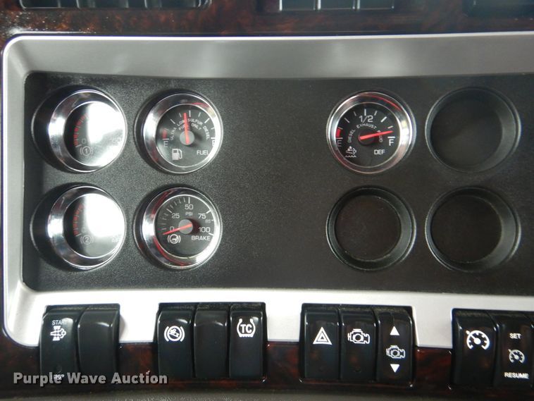 image for item GM9206 2012 Kenworth T660  semi truck