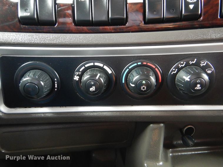 image for item GM9206 2012 Kenworth T660  semi truck