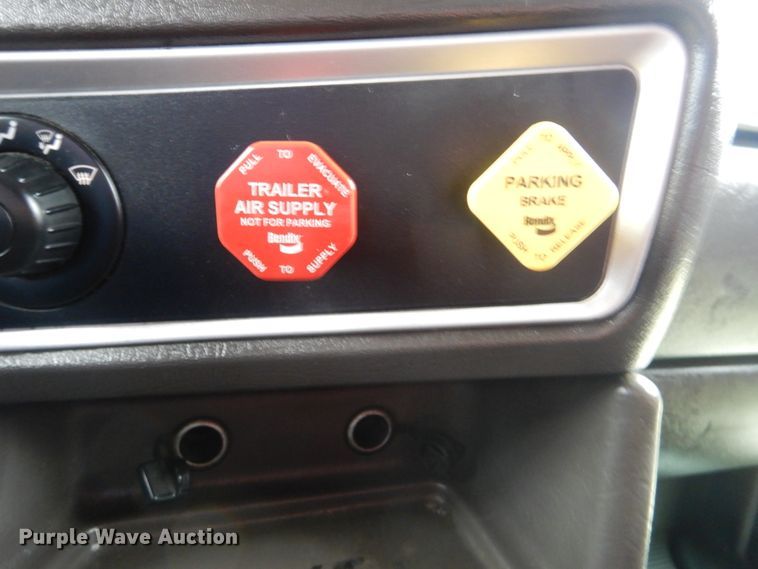 image for item GM9206 2012 Kenworth T660  semi truck