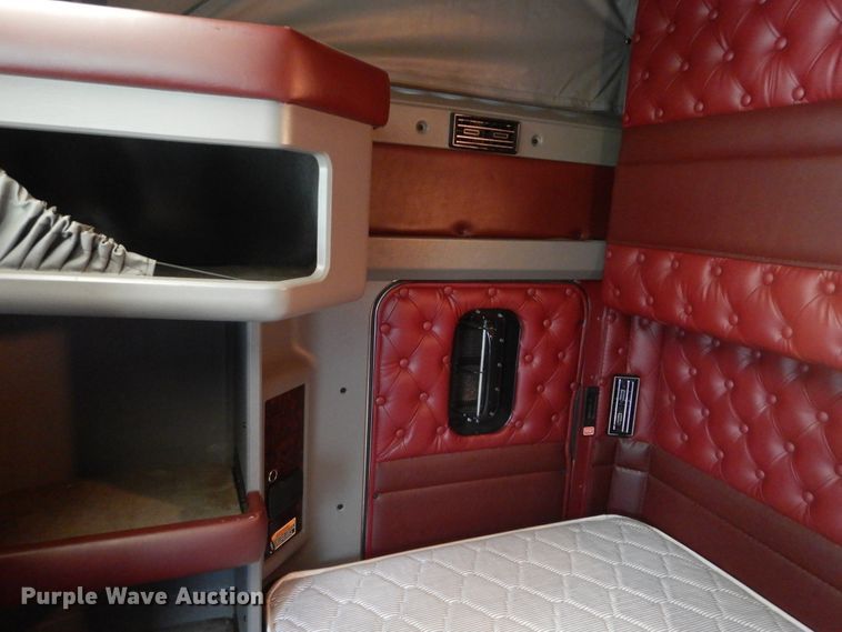 image for item GM9206 2012 Kenworth T660  semi truck