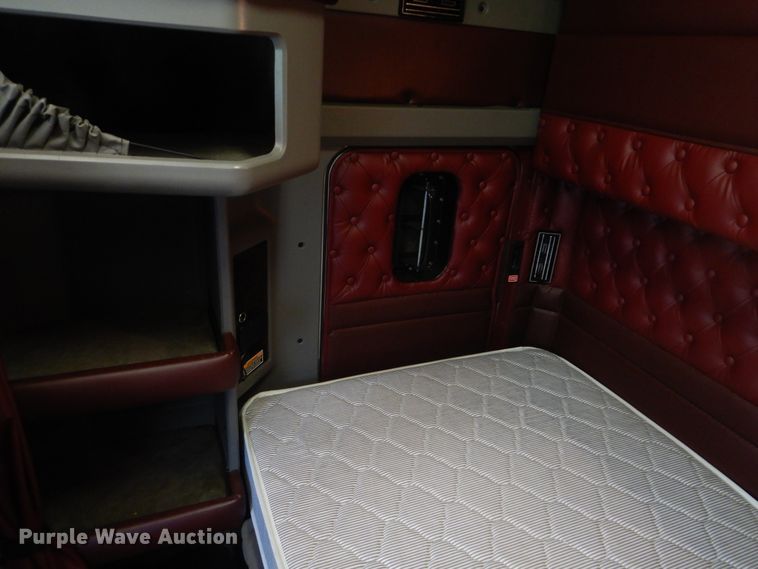 image for item GM9206 2012 Kenworth T660  semi truck