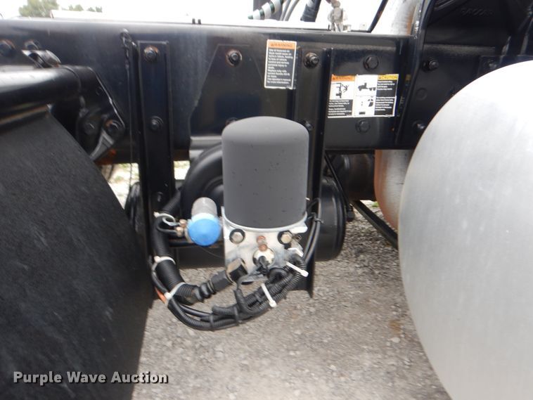 image for item GM9206 2012 Kenworth T660  semi truck