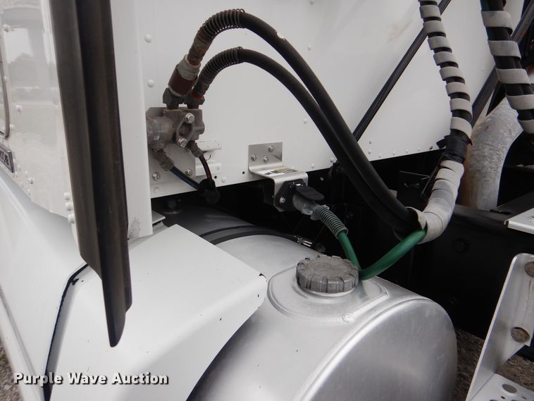 image for item GM9206 2012 Kenworth T660  semi truck