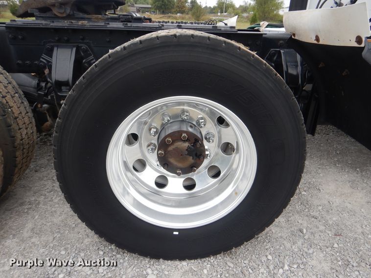 image for item GM9206 2012 Kenworth T660  semi truck