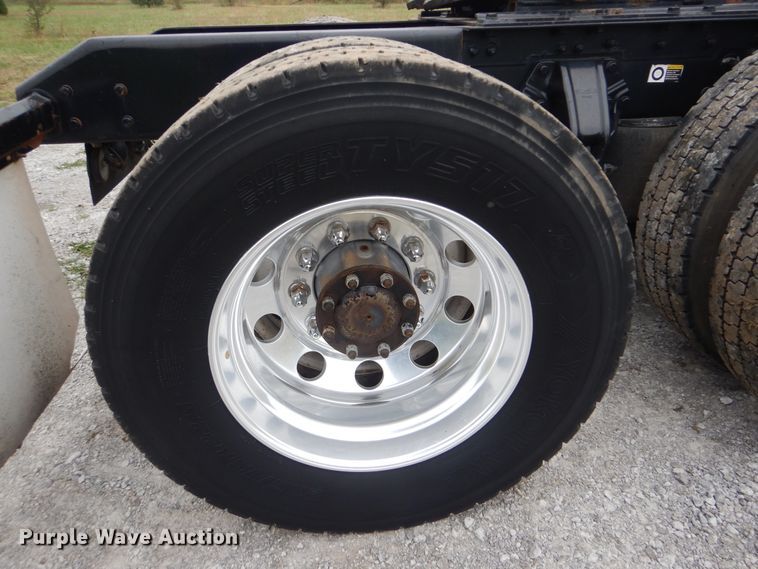 image for item GM9206 2012 Kenworth T660  semi truck