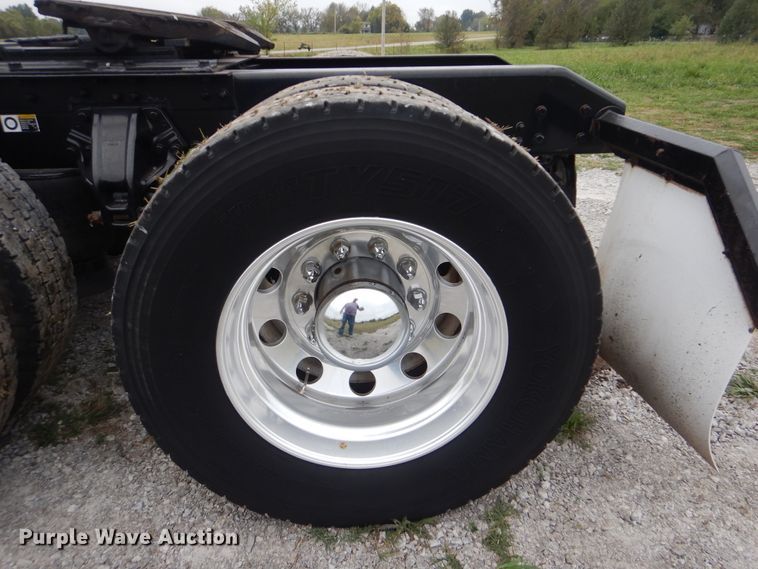 image for item GM9206 2012 Kenworth T660  semi truck