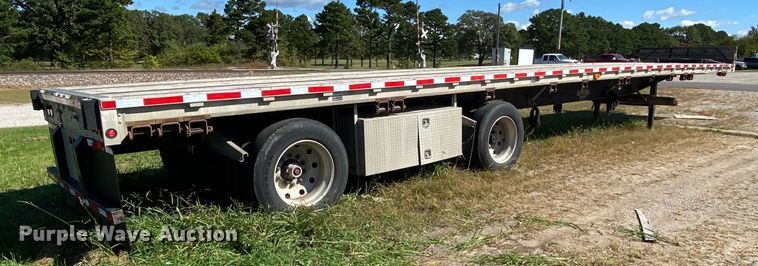 image for item HE9814 2003 Wilson C-900 Road Brute flatbed trailer