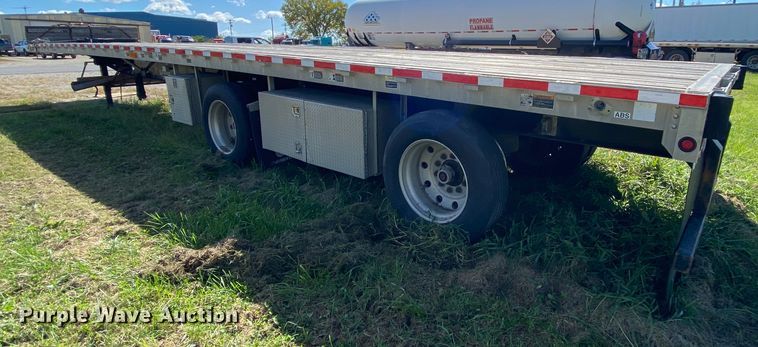 image for item HE9814 2003 Wilson C-900 Road Brute flatbed trailer
