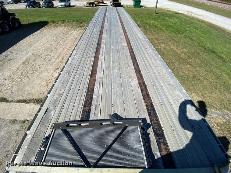 image for item HE9814 2003 Wilson C-900 Road Brute flatbed trailer