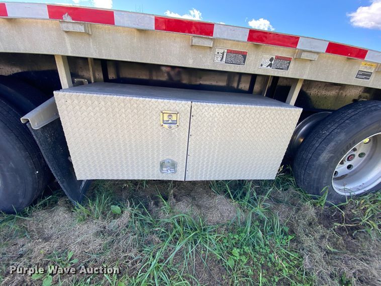 image for item HE9814 2003 Wilson C-900 Road Brute flatbed trailer
