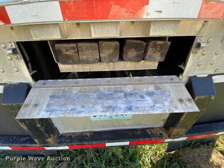 image for item HE9814 2003 Wilson C-900 Road Brute flatbed trailer