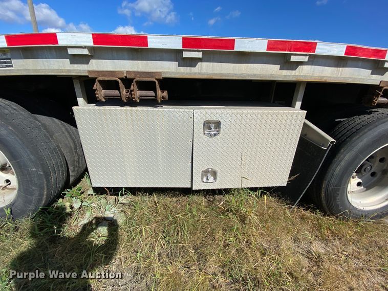 image for item HE9814 2003 Wilson C-900 Road Brute flatbed trailer