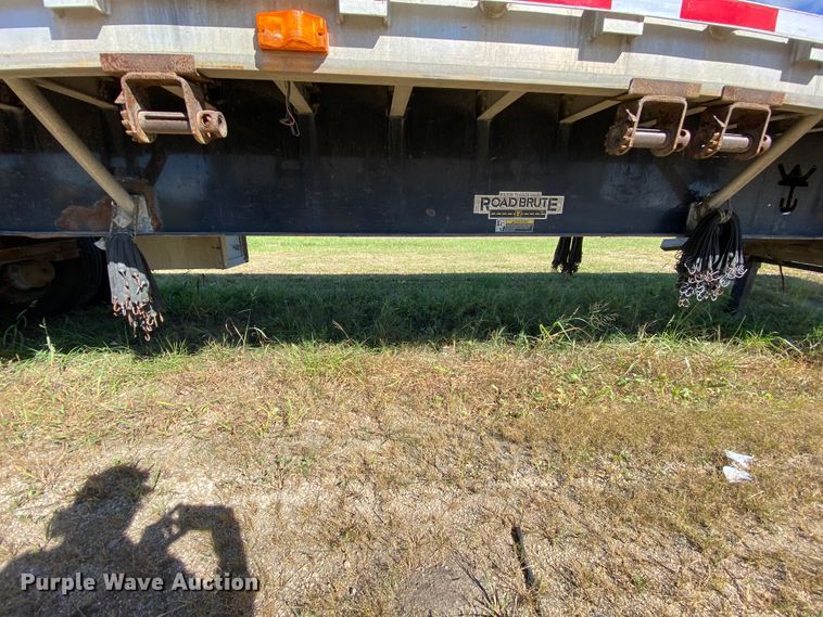 image for item HE9814 2003 Wilson C-900 Road Brute flatbed trailer