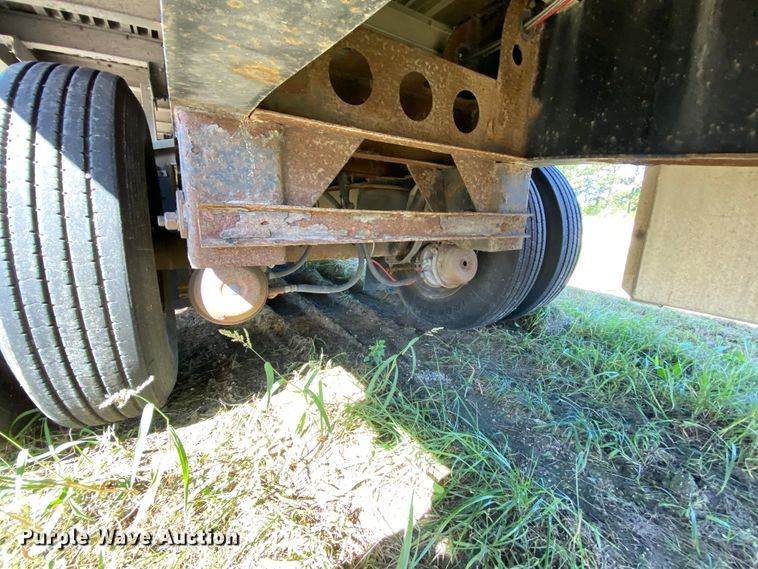 image for item HE9814 2003 Wilson C-900 Road Brute flatbed trailer