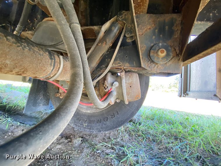 image for item HE9814 2003 Wilson C-900 Road Brute flatbed trailer