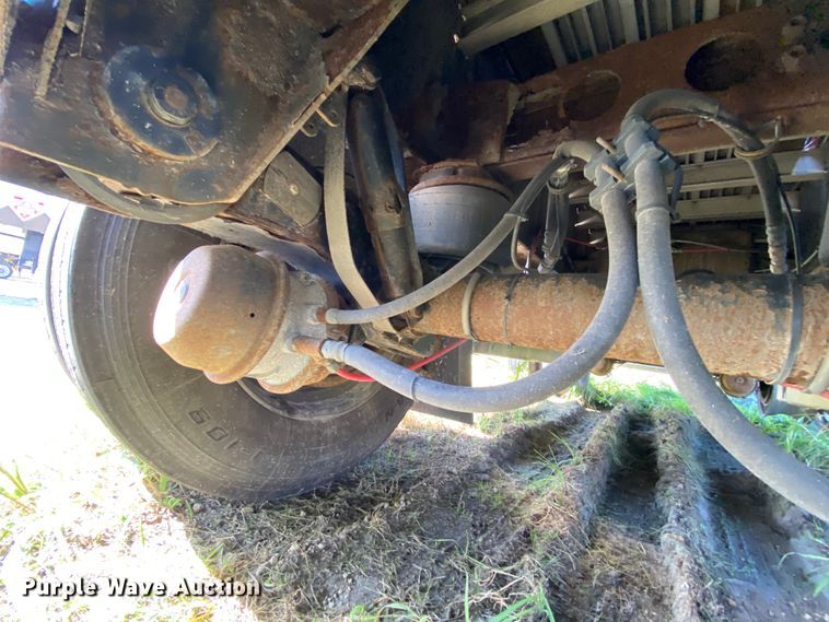 image for item HE9814 2003 Wilson C-900 Road Brute flatbed trailer