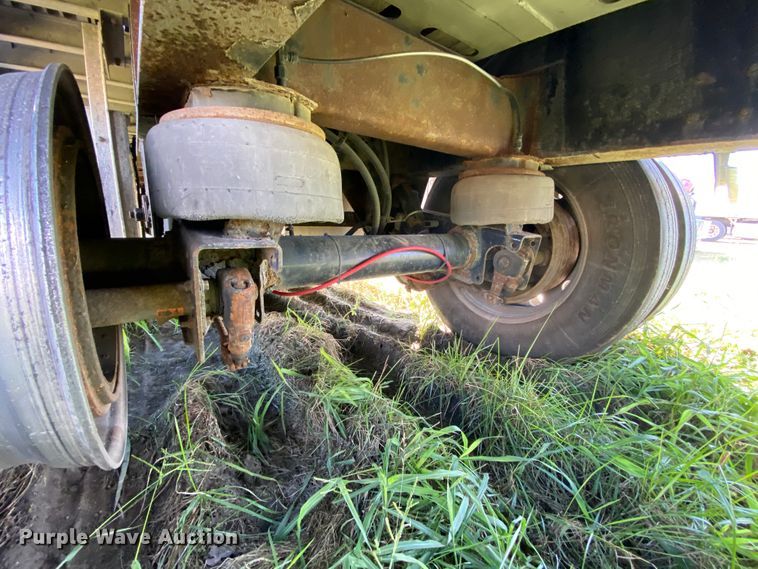 image for item HE9814 2003 Wilson C-900 Road Brute flatbed trailer