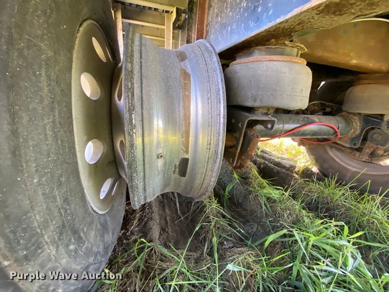 image for item HE9814 2003 Wilson C-900 Road Brute flatbed trailer