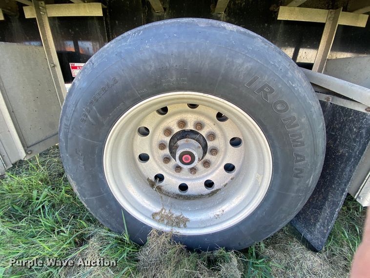 image for item HE9814 2003 Wilson C-900 Road Brute flatbed trailer