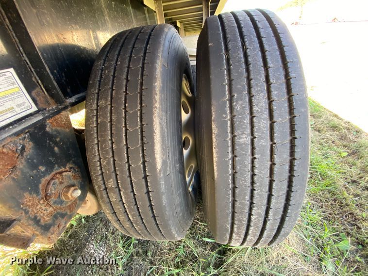 image for item HE9814 2003 Wilson C-900 Road Brute flatbed trailer