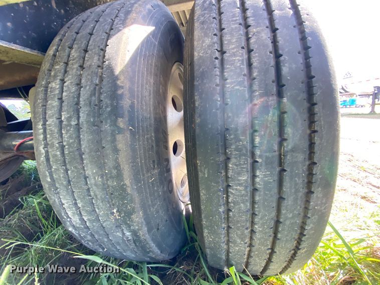 image for item HE9814 2003 Wilson C-900 Road Brute flatbed trailer