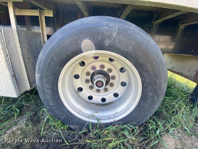 image for item HE9814 2003 Wilson C-900 Road Brute flatbed trailer