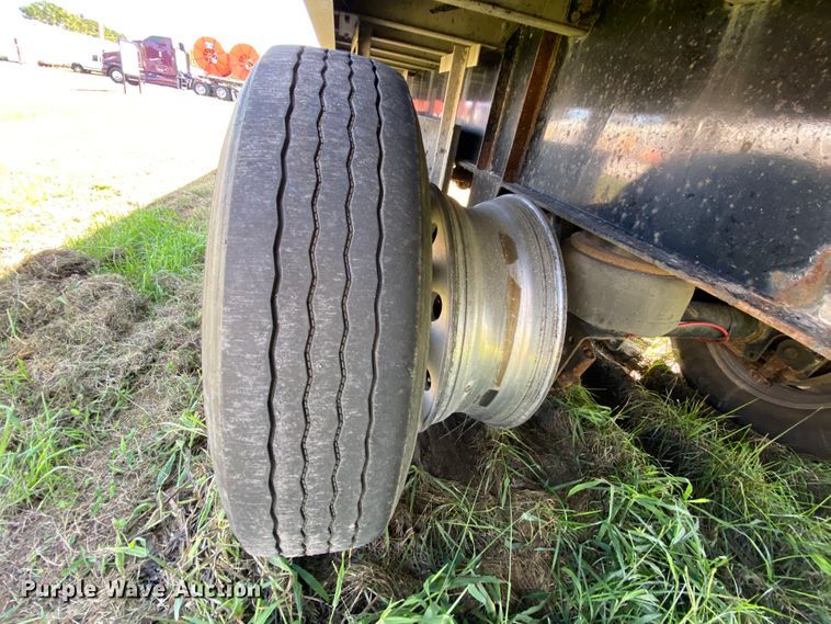 image for item HE9814 2003 Wilson C-900 Road Brute flatbed trailer