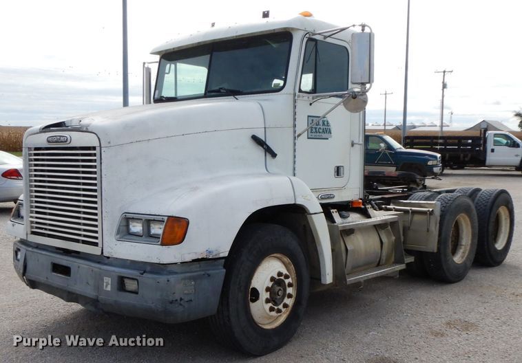 image for item HJ9721 1997 Freightliner FLD  semi truck