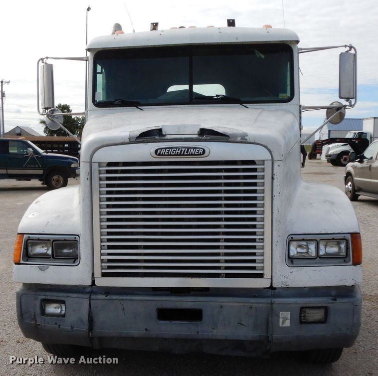 image for item HJ9721 1997 Freightliner FLD  semi truck