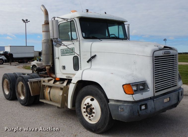 image for item HJ9721 1997 Freightliner FLD  semi truck