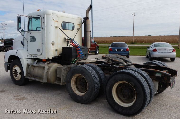 image for item HJ9721 1997 Freightliner FLD  semi truck