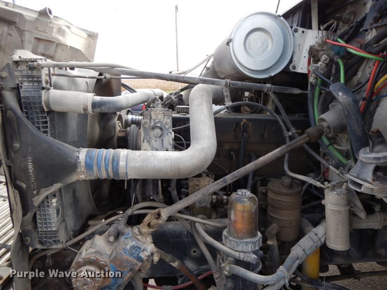 image for item HJ9721 1997 Freightliner FLD  semi truck