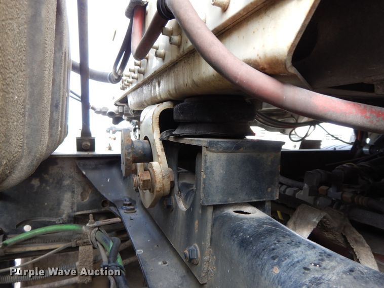 image for item HJ9721 1997 Freightliner FLD  semi truck