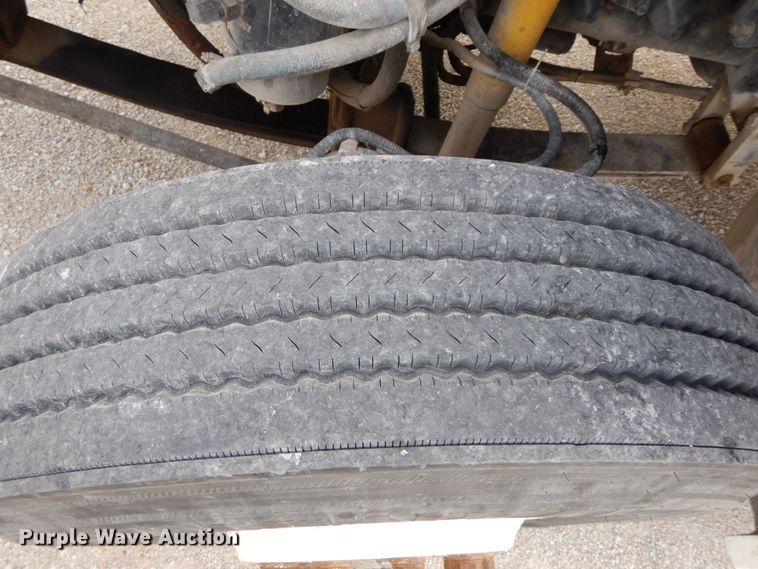 image for item HJ9721 1997 Freightliner FLD  semi truck