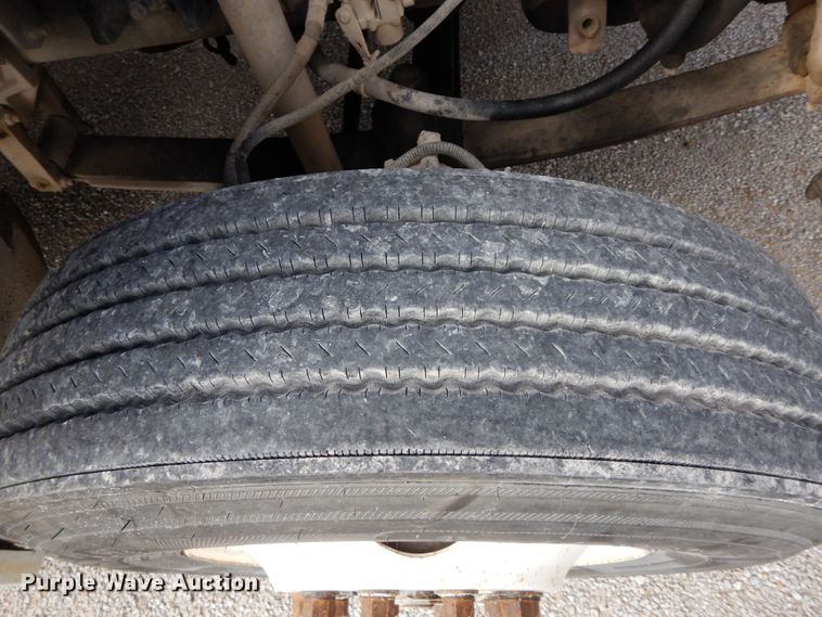 image for item HJ9721 1997 Freightliner FLD  semi truck