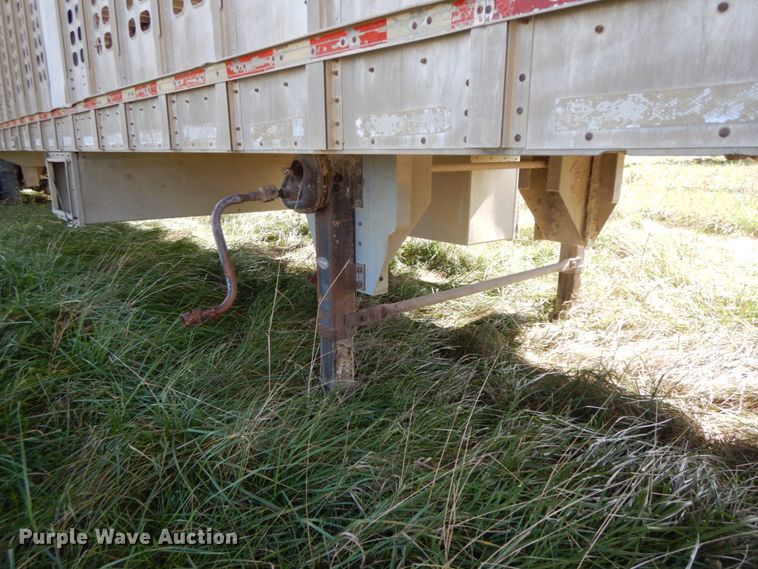 image for item HJ9725 1997 Wilson livestock trailer