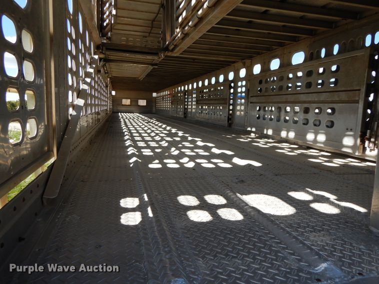 image for item HJ9725 1997 Wilson livestock trailer