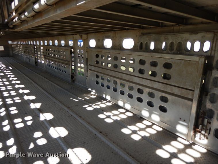 image for item HJ9725 1997 Wilson livestock trailer